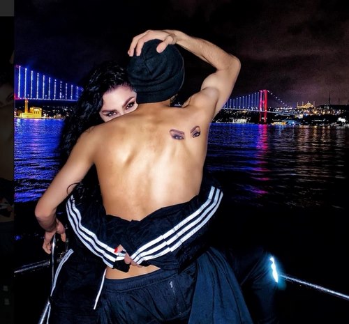 مهراد جم و دنیا جهانبخت