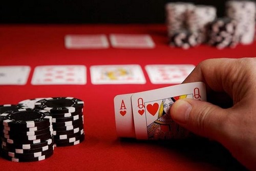 آیا بازی پوکر سه کارته قمار و حرام محسوب می شود؟